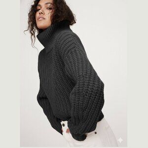 Banana Republic Dark Gray Italian Merino Blend Cropped Chunky Sweater Size S NWT